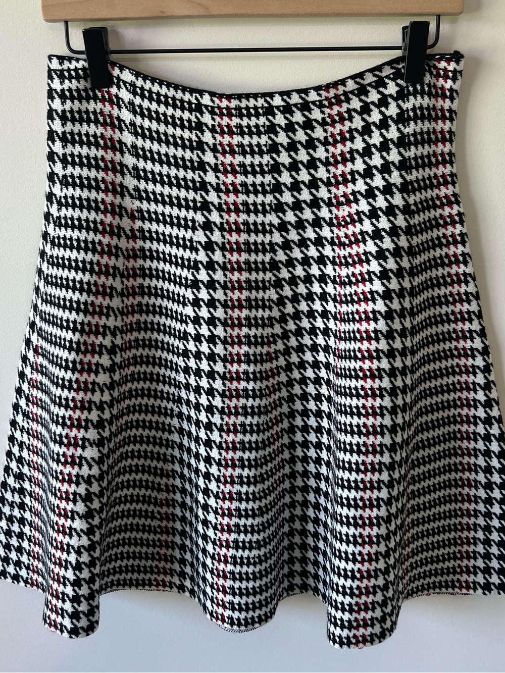 Soho Apparel Black & White Houndstooth Skater Skirt with Red Details Pull On